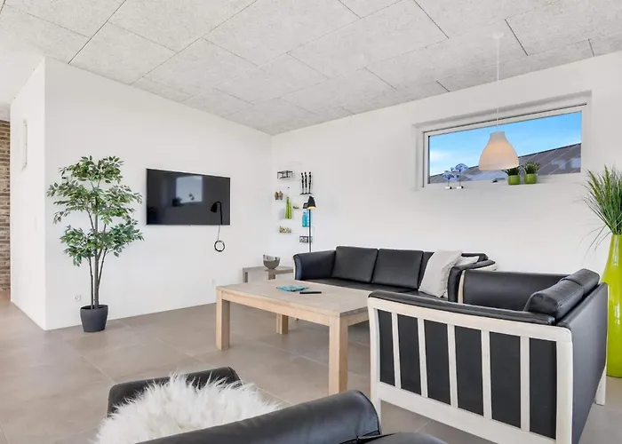 Stylish Retreat - By Traum 別荘 *